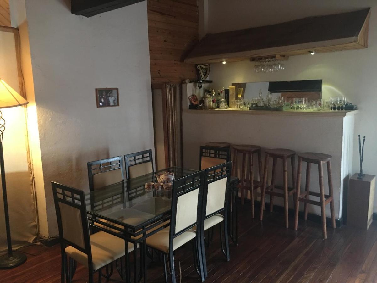 Le Fumoir Guest House Chambre Double Антананариву Екстериор снимка