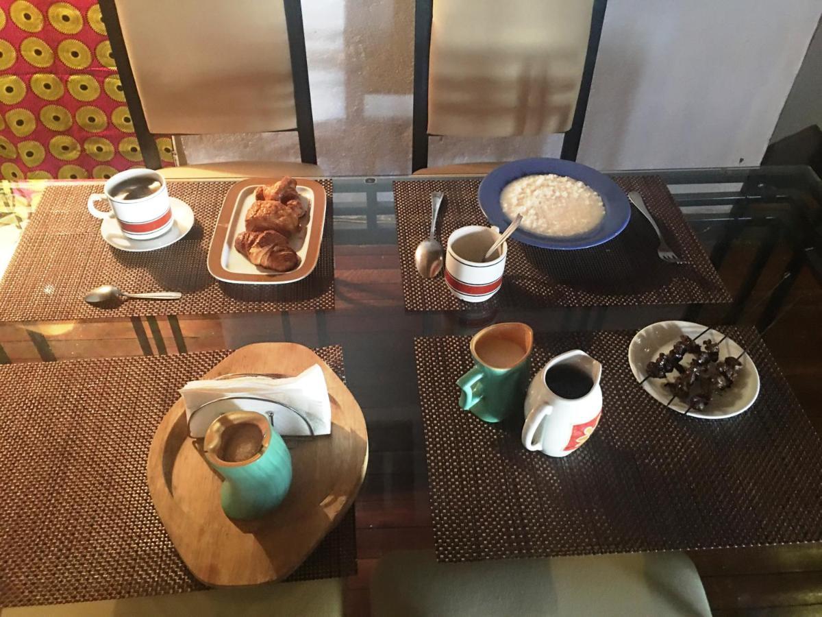 Le Fumoir Guest House Chambre Double Антананариву Екстериор снимка