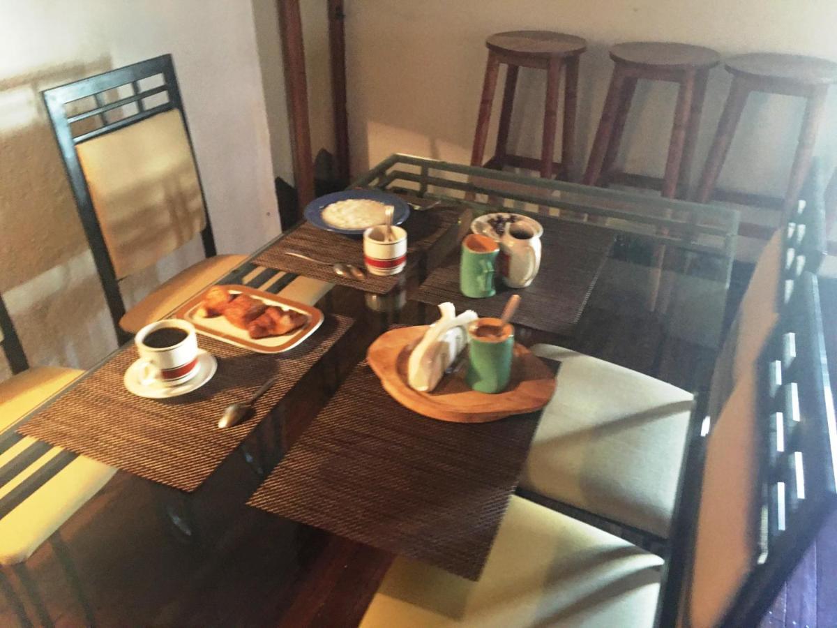 Le Fumoir Guest House Chambre Double Антананариву Екстериор снимка