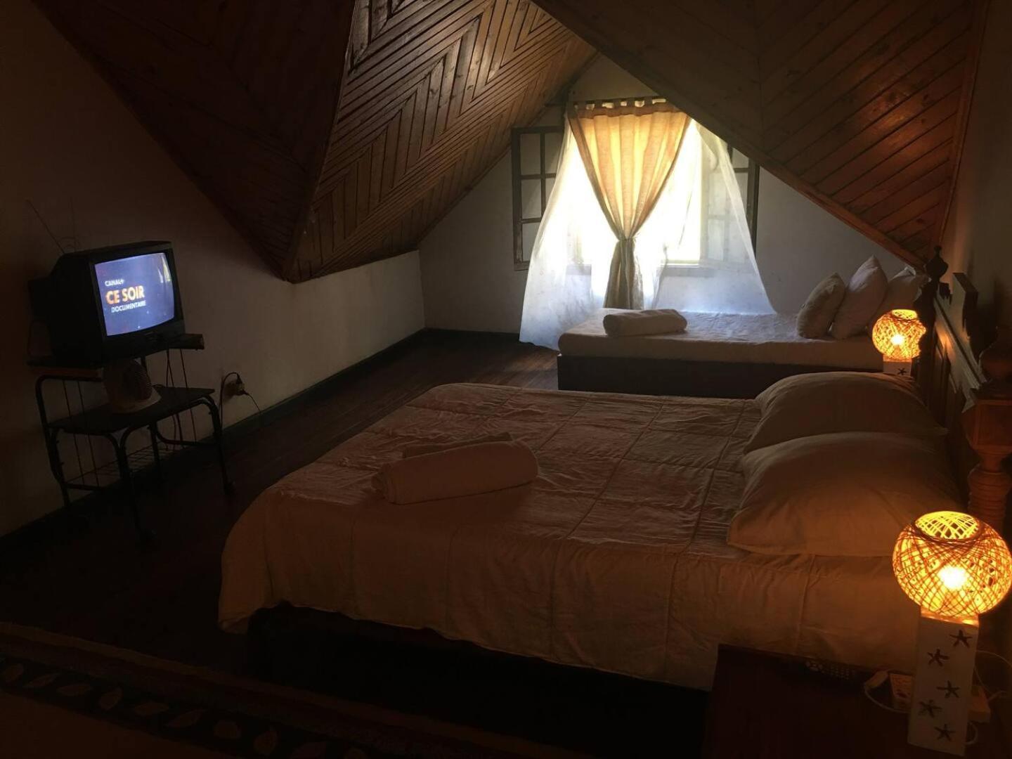 Le Fumoir Guest House Chambre Double Антананариву Екстериор снимка