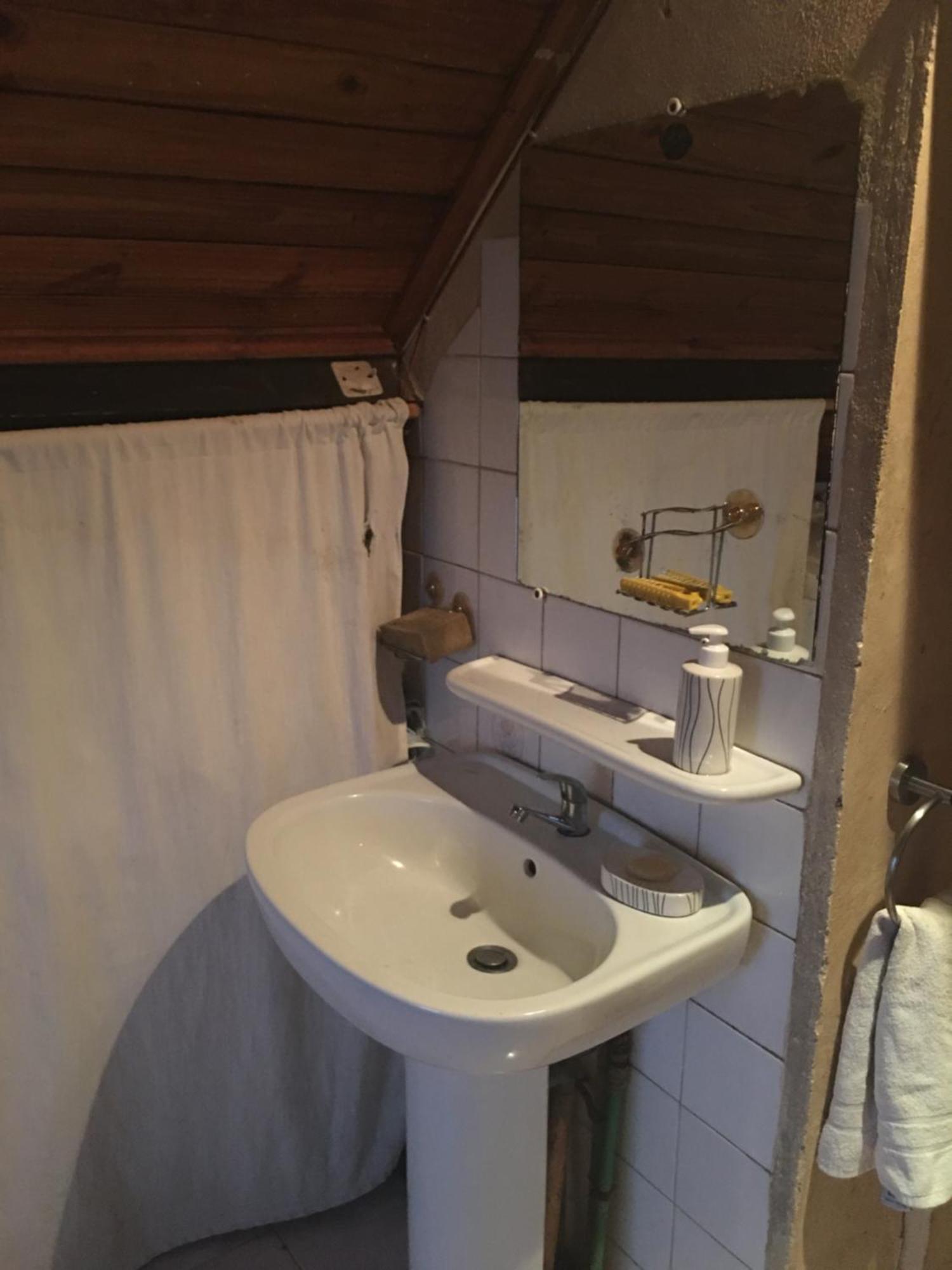 Le Fumoir Guest House Chambre Double Антананариву Екстериор снимка