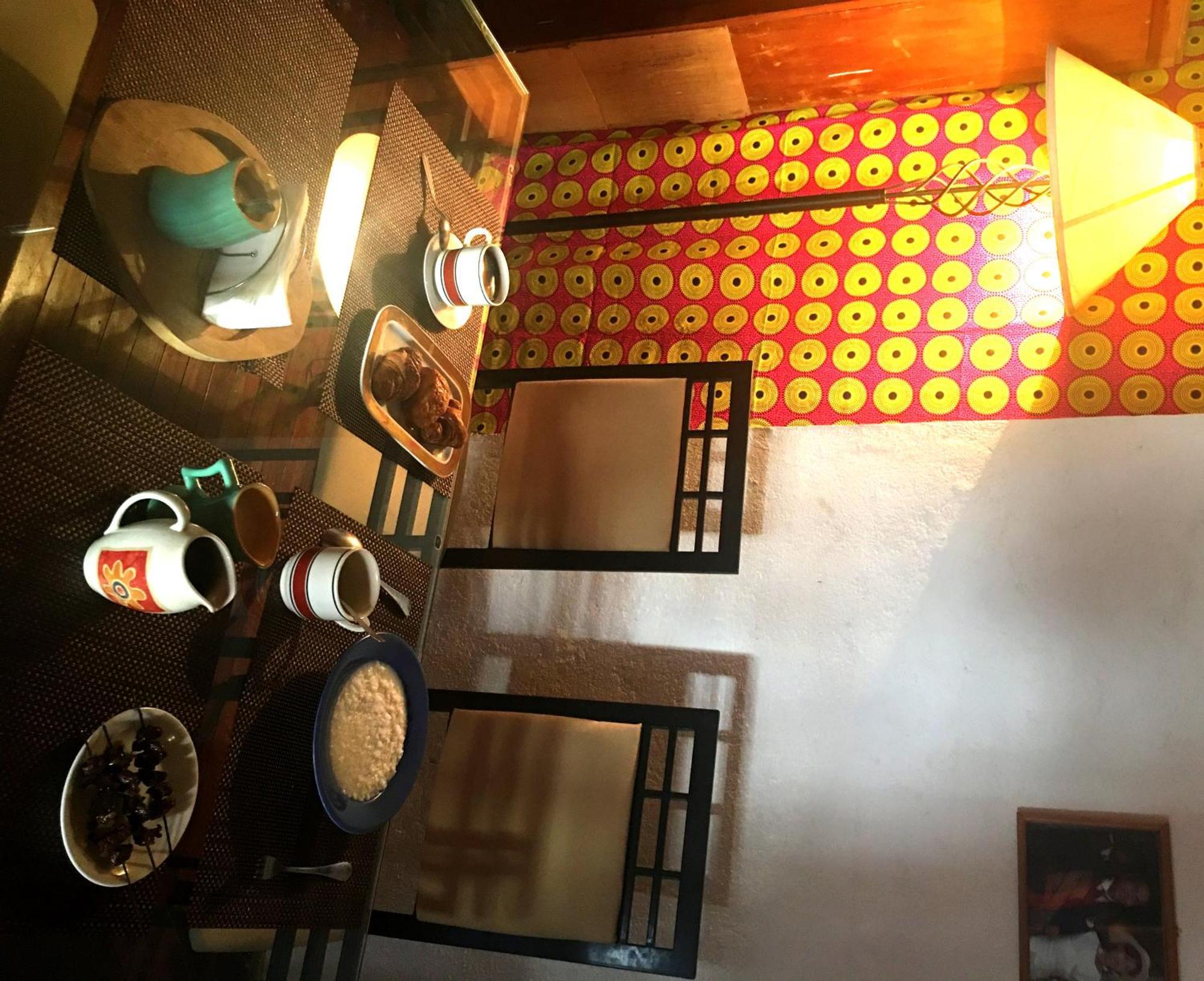 Le Fumoir Guest House Chambre Double Антананариву Екстериор снимка